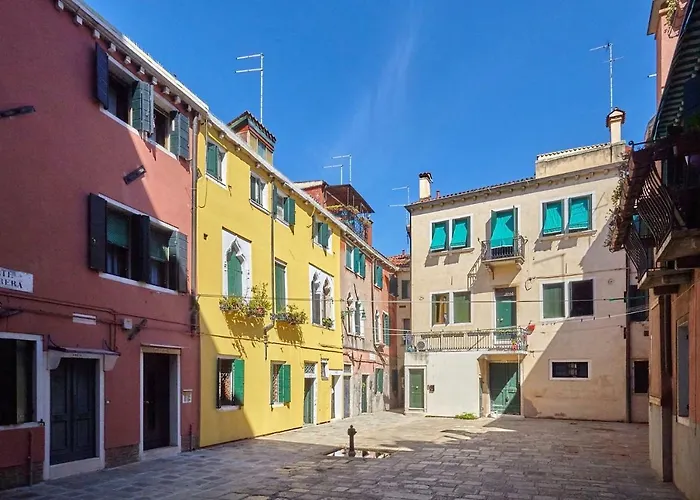 Ca Biennale, Respirare La Venezia Autentica!